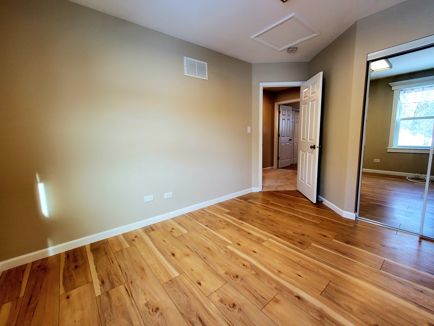 1422 N Driftwood Avenue, Palatine, IL 60067