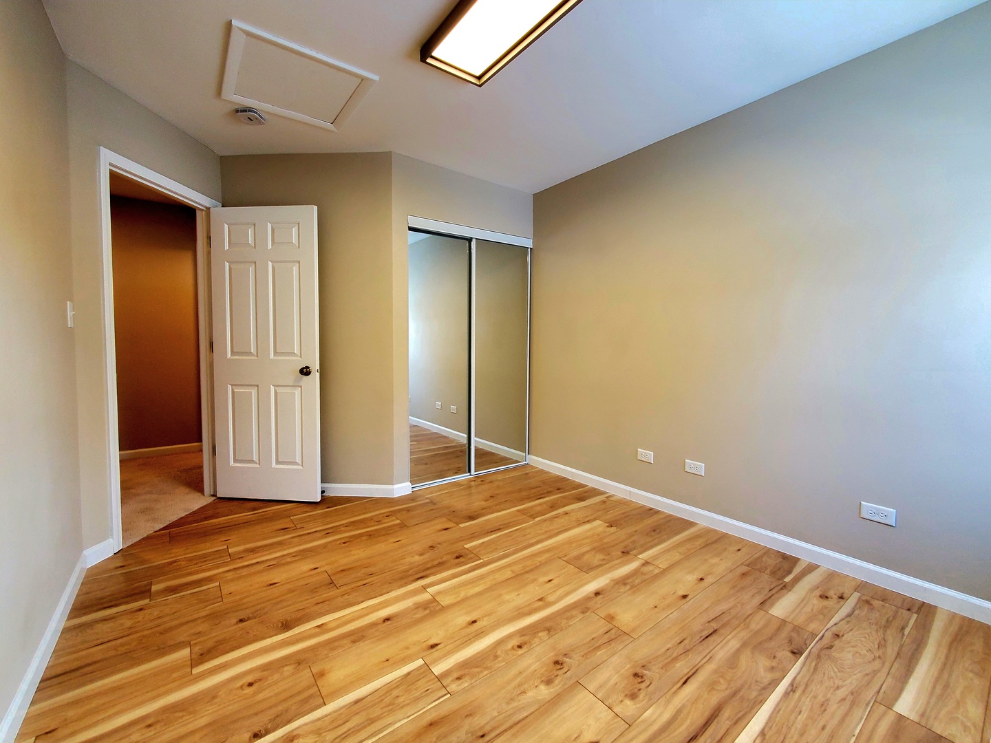 1422 N Driftwood Avenue, Palatine, IL 60067