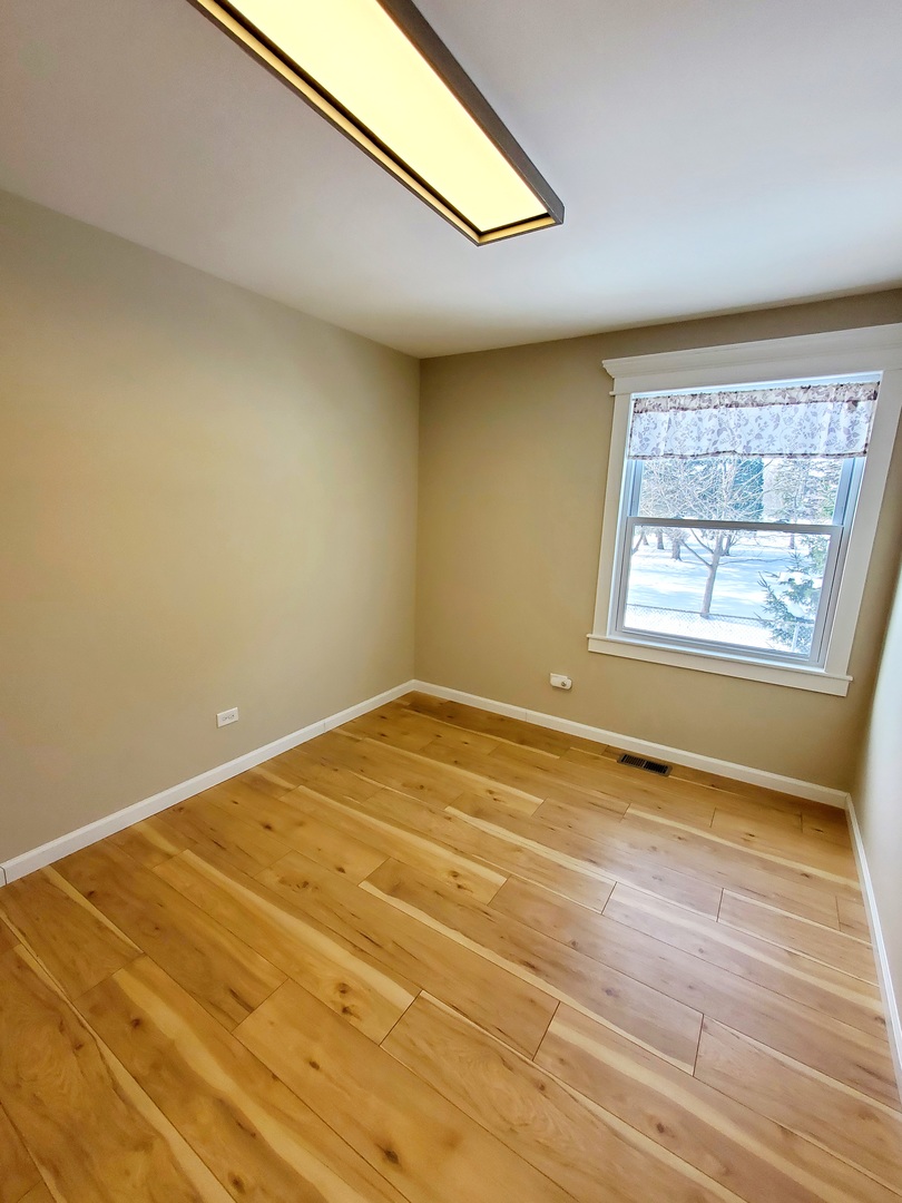 1422 N Driftwood Avenue, Palatine, IL 60067