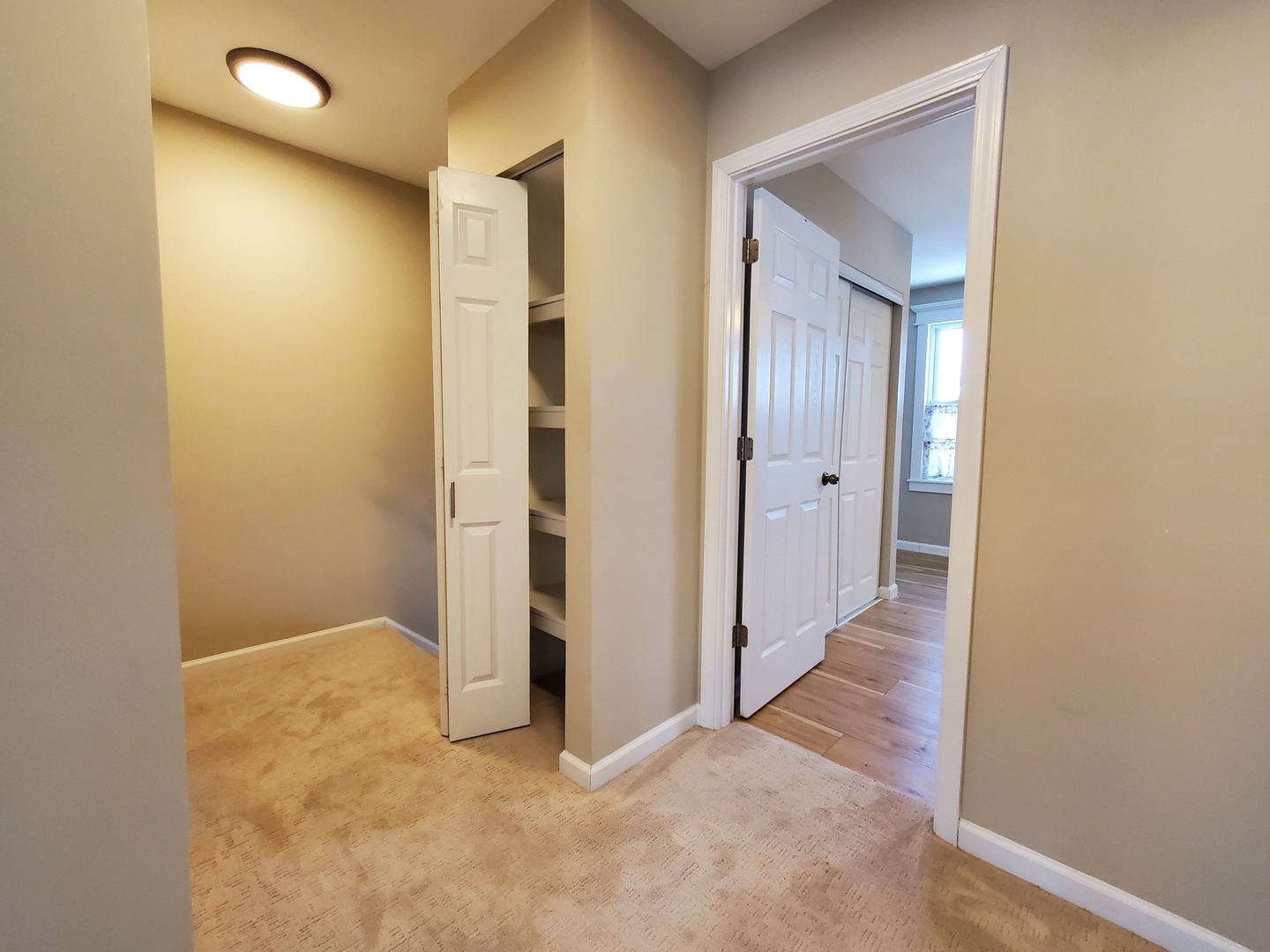 1422 N Driftwood Avenue, Palatine, IL 60067