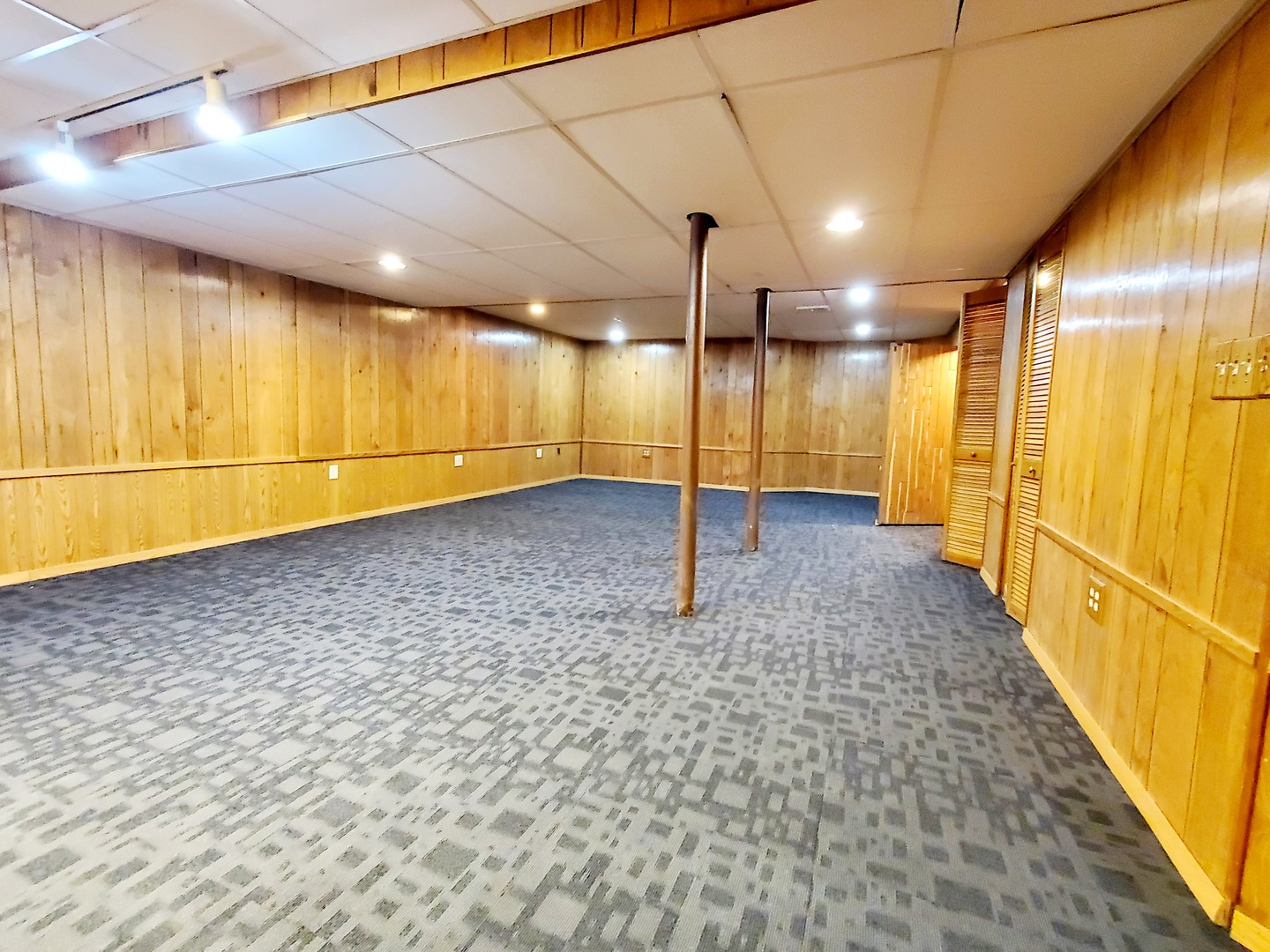 1422 N Driftwood Avenue, Palatine, IL 60067