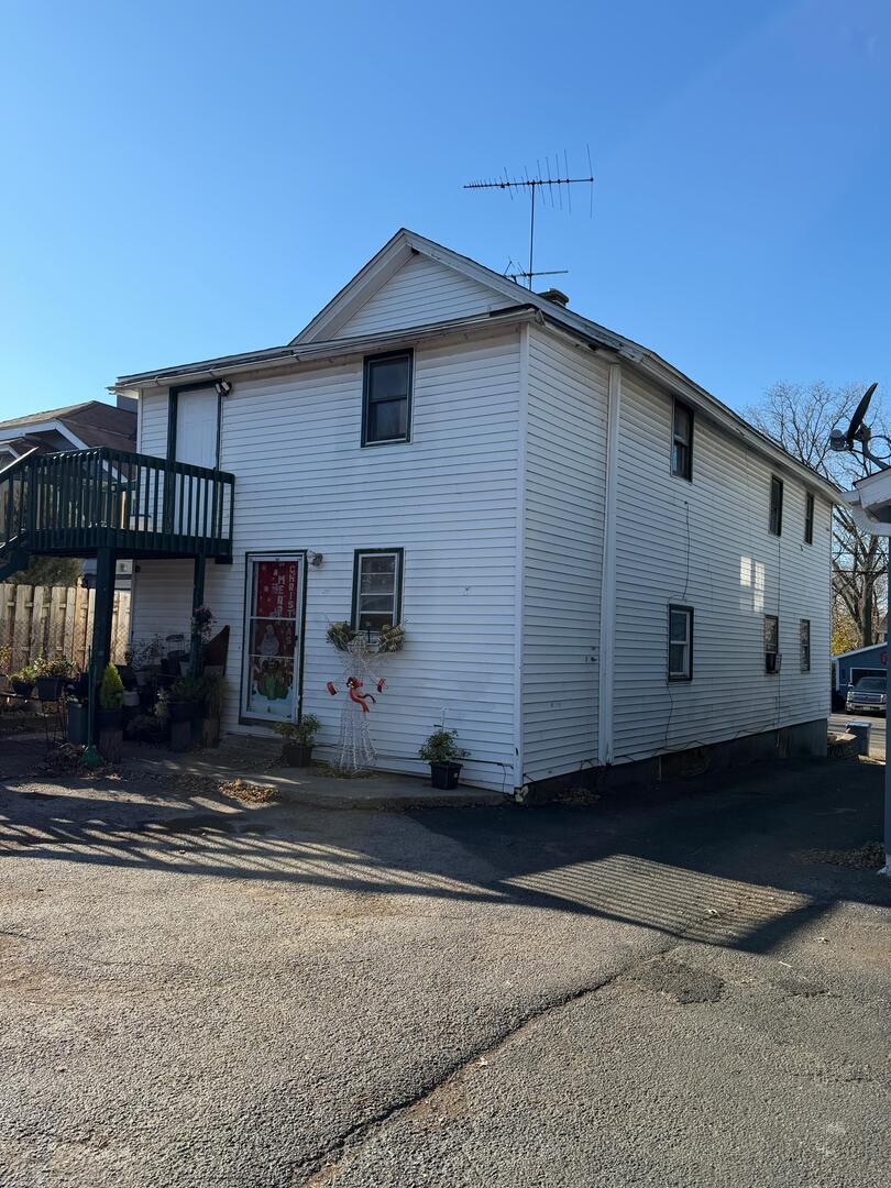 321 S Martin Luther King Jr Avenue #2, Waukegan, IL 60085