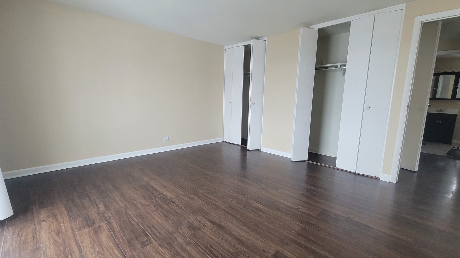 107 TONSET Court #107, Schaumburg, IL 60193