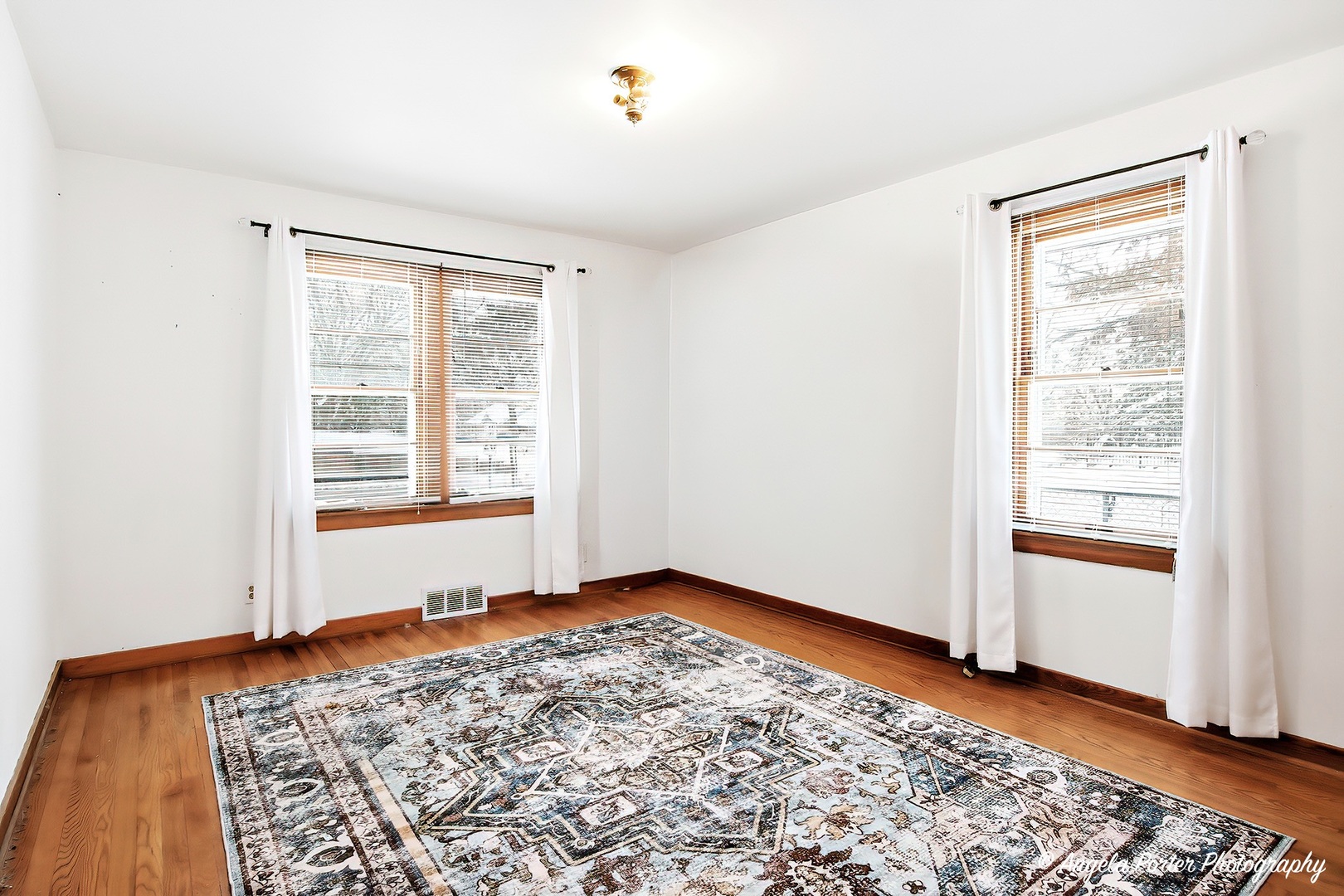 50 E Oak Street, Fox Lake, IL 60020