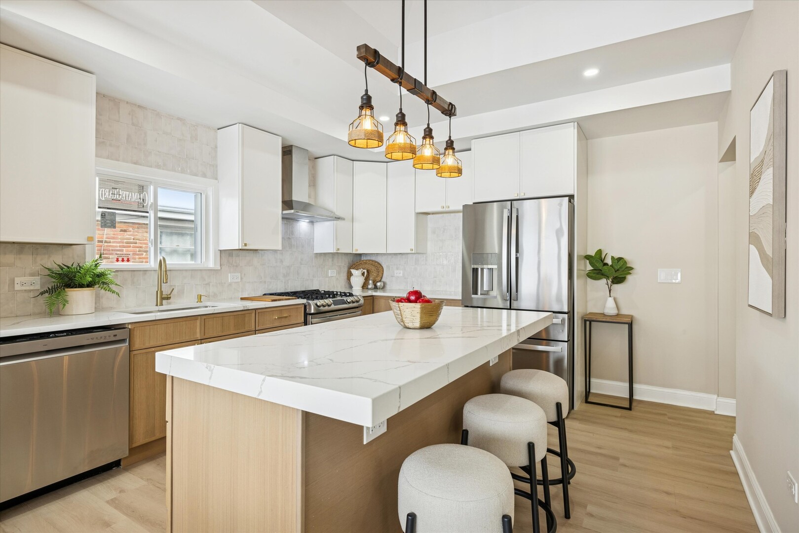 519 N Forest Avenue, Mount Prospect, IL 60056