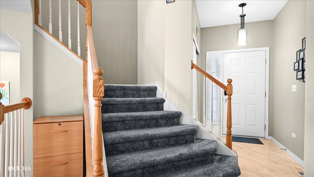 480 Vaughn Circle, Aurora, IL 60502