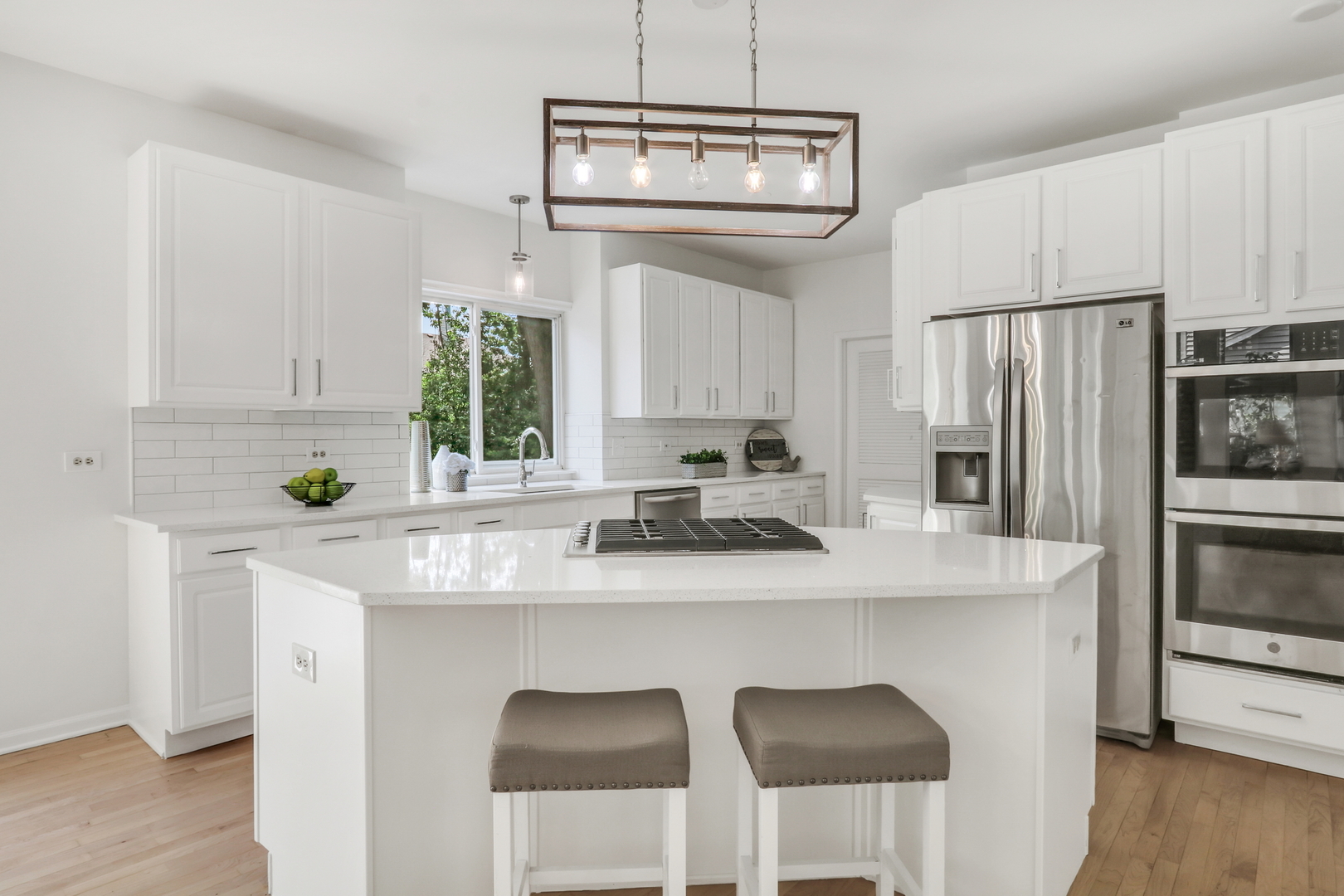 699 Snow Cap Court, Gurnee, IL 60031