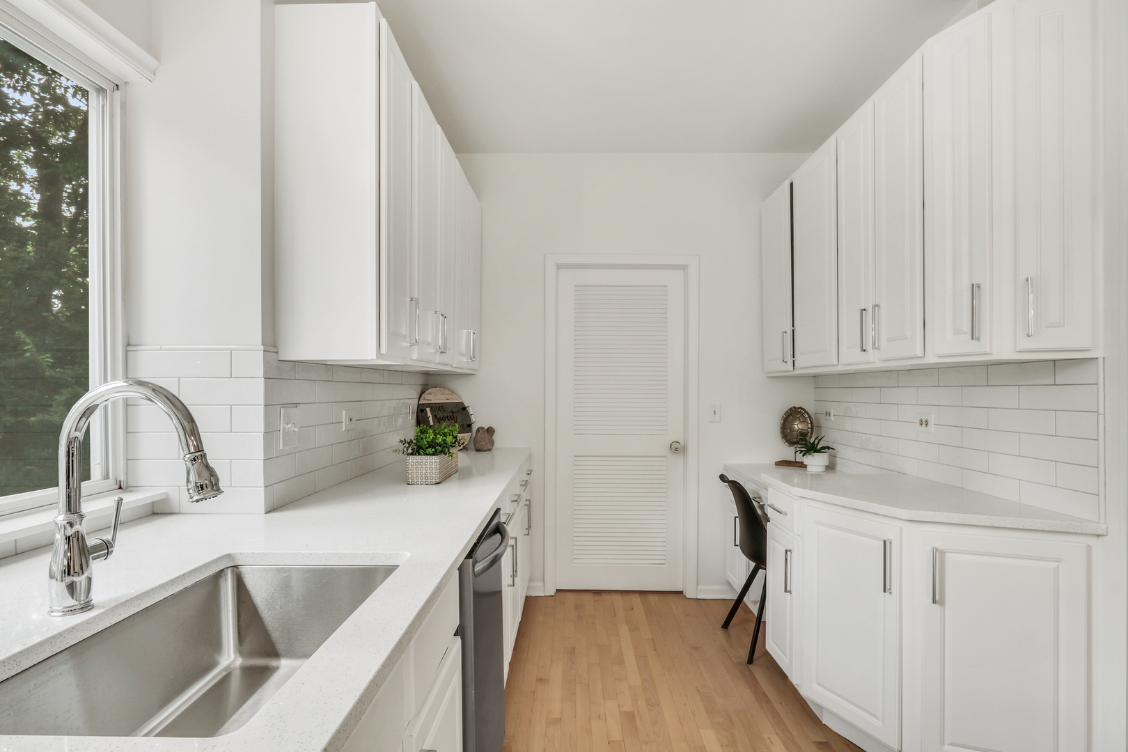 699 Snow Cap Court, Gurnee, IL 60031