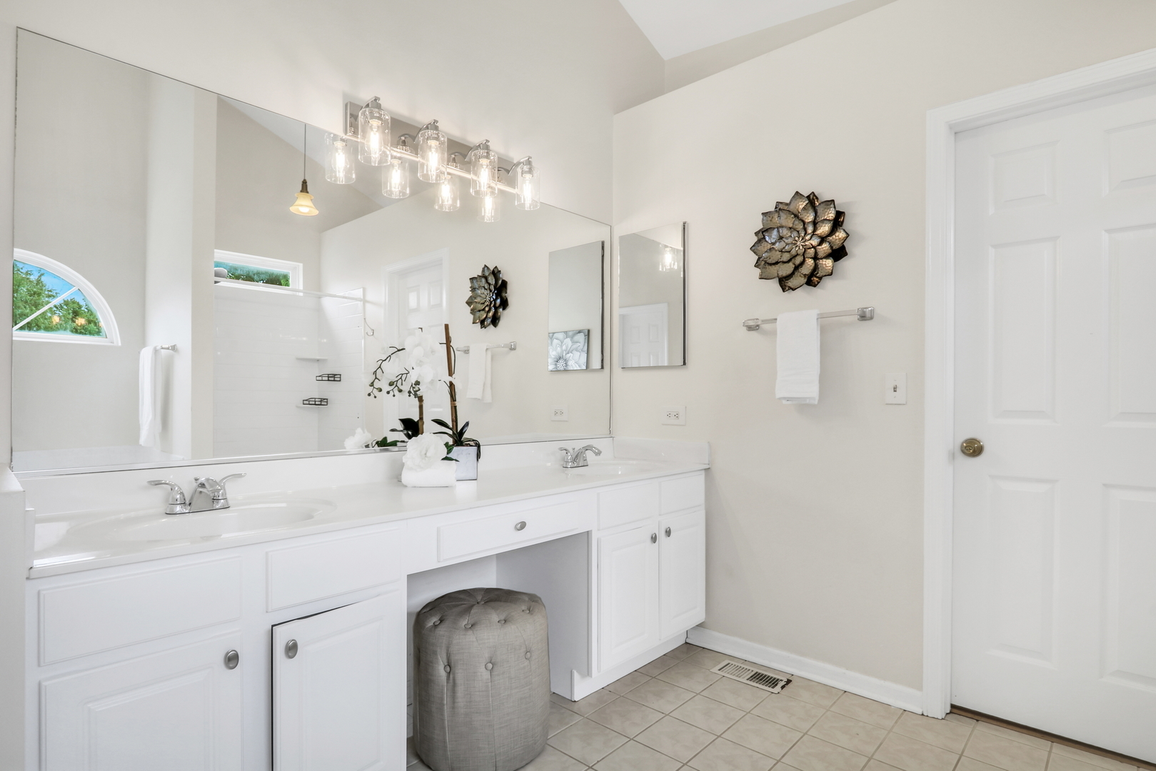 699 Snow Cap Court, Gurnee, IL 60031