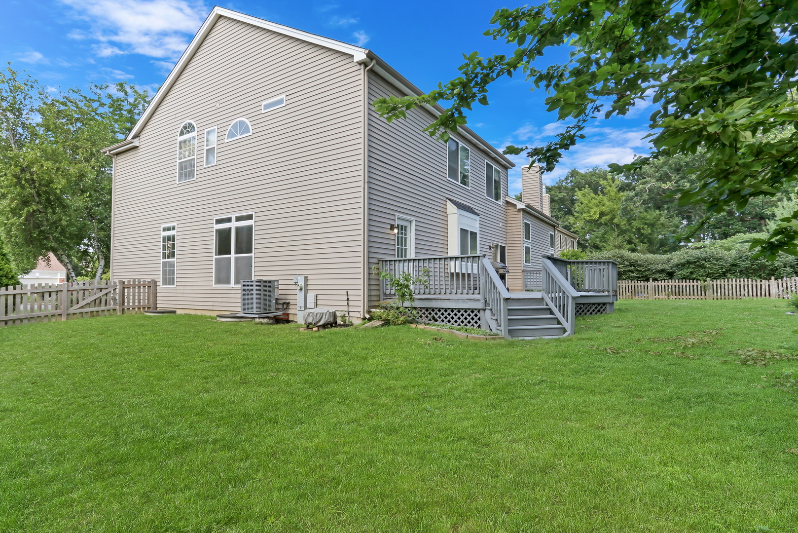 699 Snow Cap Court, Gurnee, IL 60031