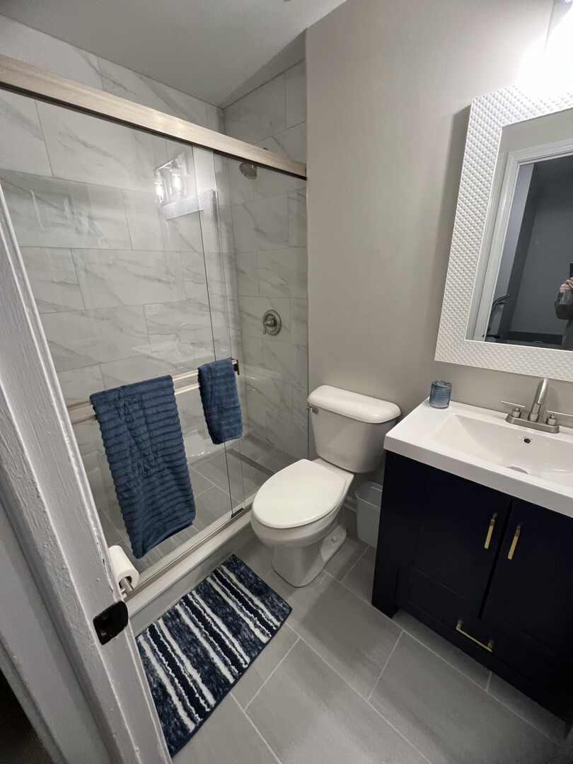 1687 Williamsburg Court #B, Wheaton, IL 60189