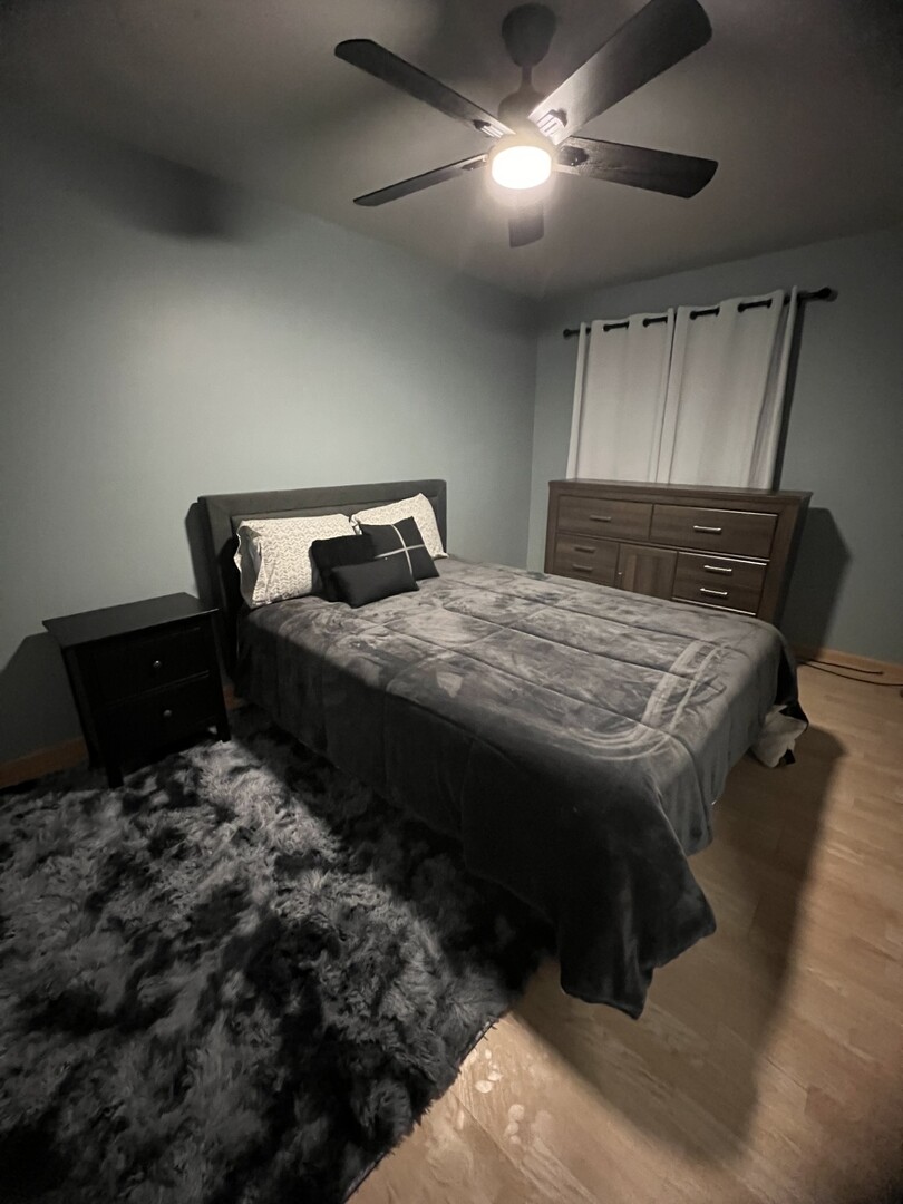 1687 Williamsburg Court #B, Wheaton, IL 60189