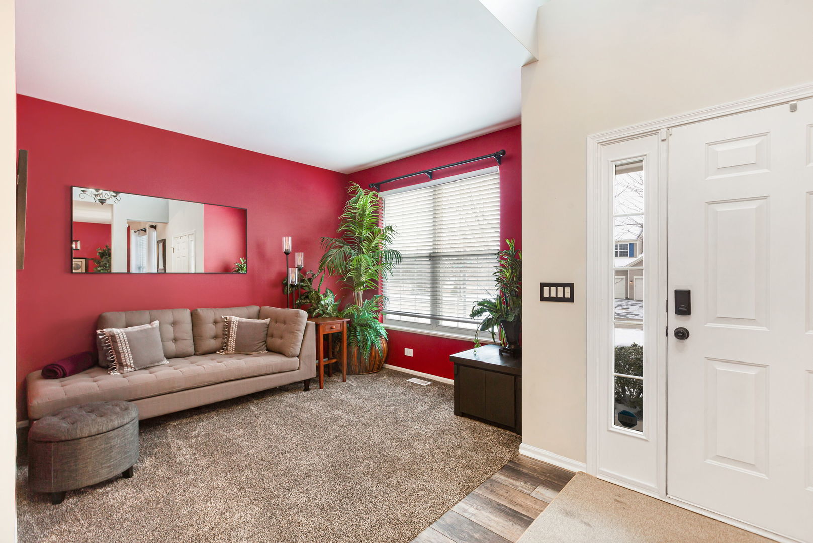 658 N Silver Leaf Lane, Round Lake, IL 60073