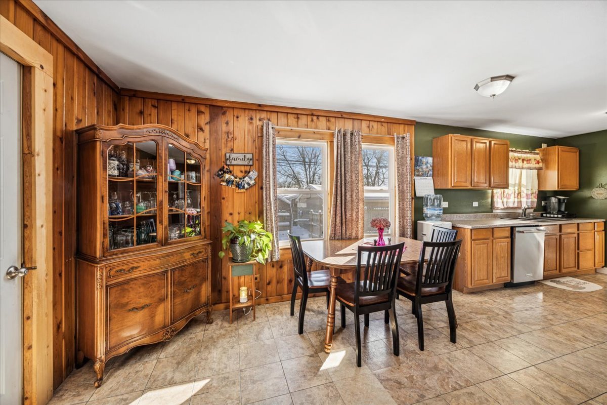 6723 Tinley Park Drive, Tinley Park, IL 60477