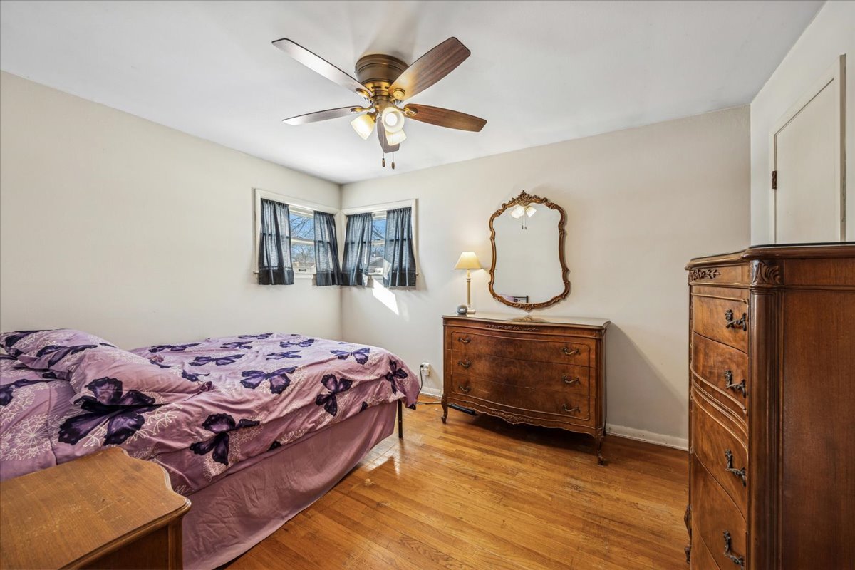 6723 Tinley Park Drive, Tinley Park, IL 60477