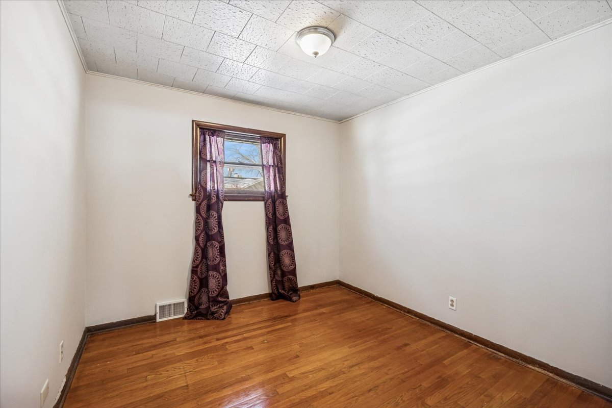 6723 Tinley Park Drive, Tinley Park, IL 60477