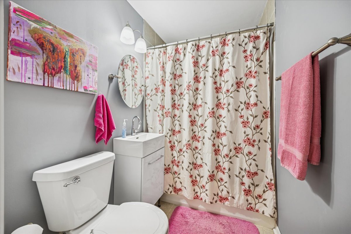 6723 Tinley Park Drive, Tinley Park, IL 60477