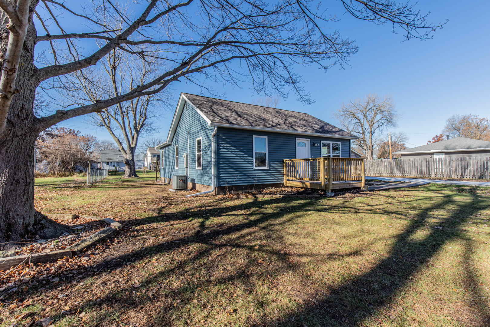 211 6th Street, Colona, IL 61241