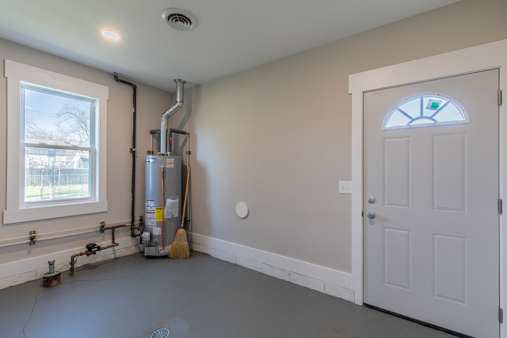 211 6th Street, Colona, IL 61241