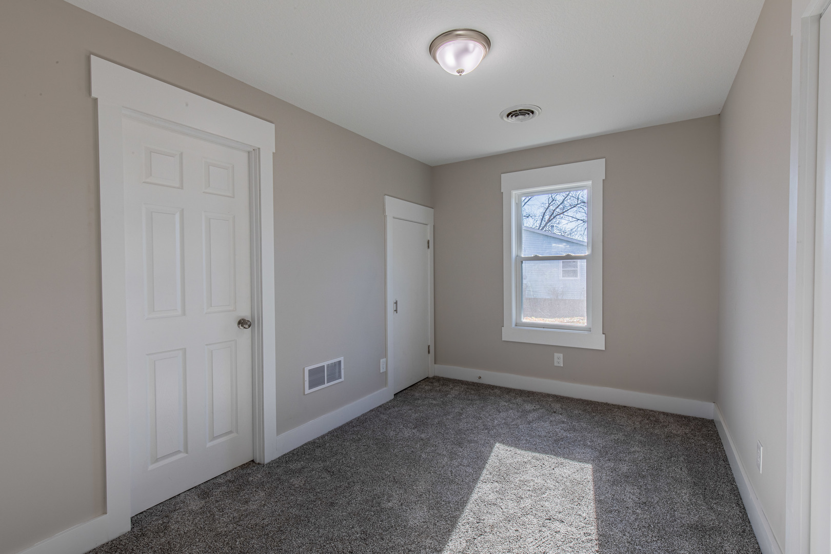 211 6th Street, Colona, IL 61241