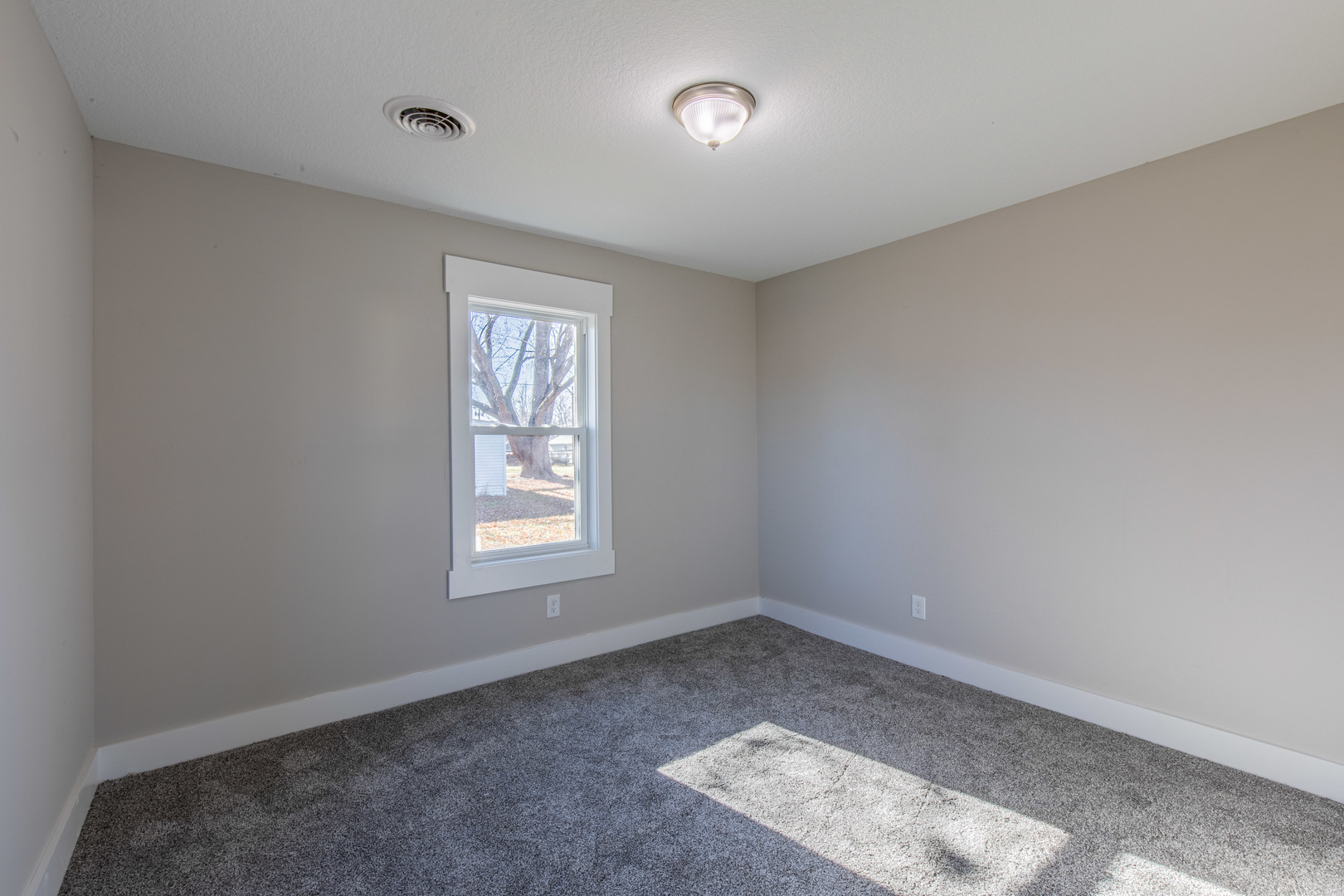 211 6th Street, Colona, IL 61241