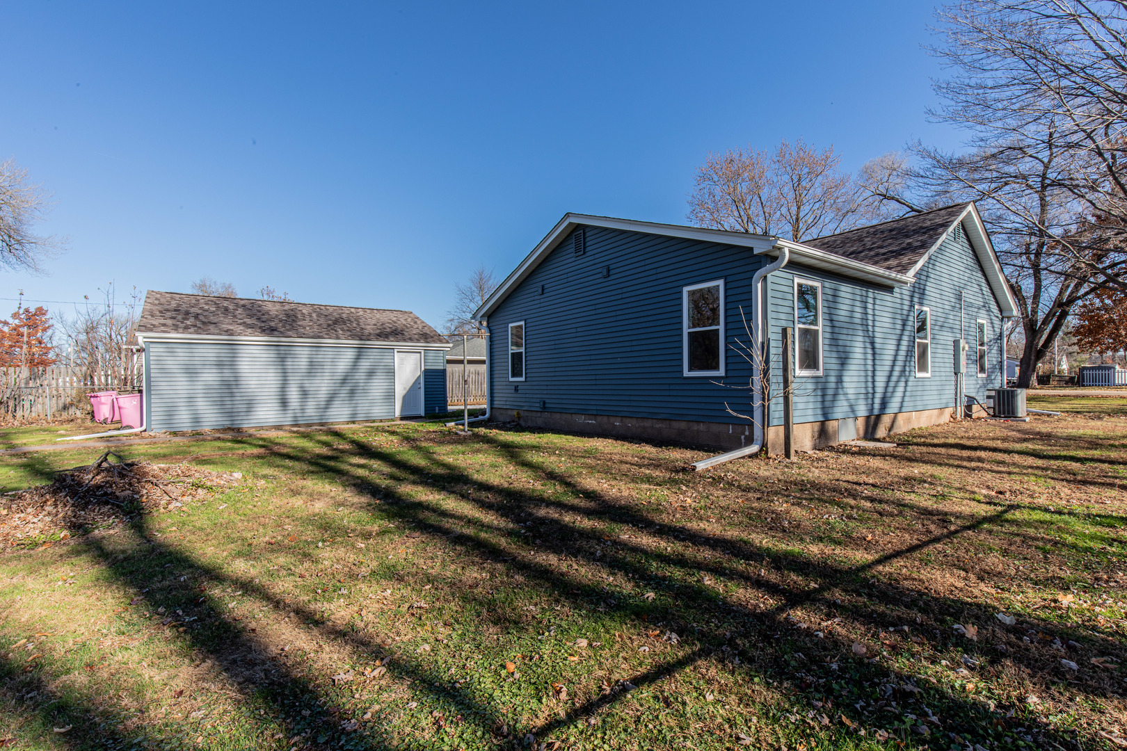 211 6th Street, Colona, IL 61241