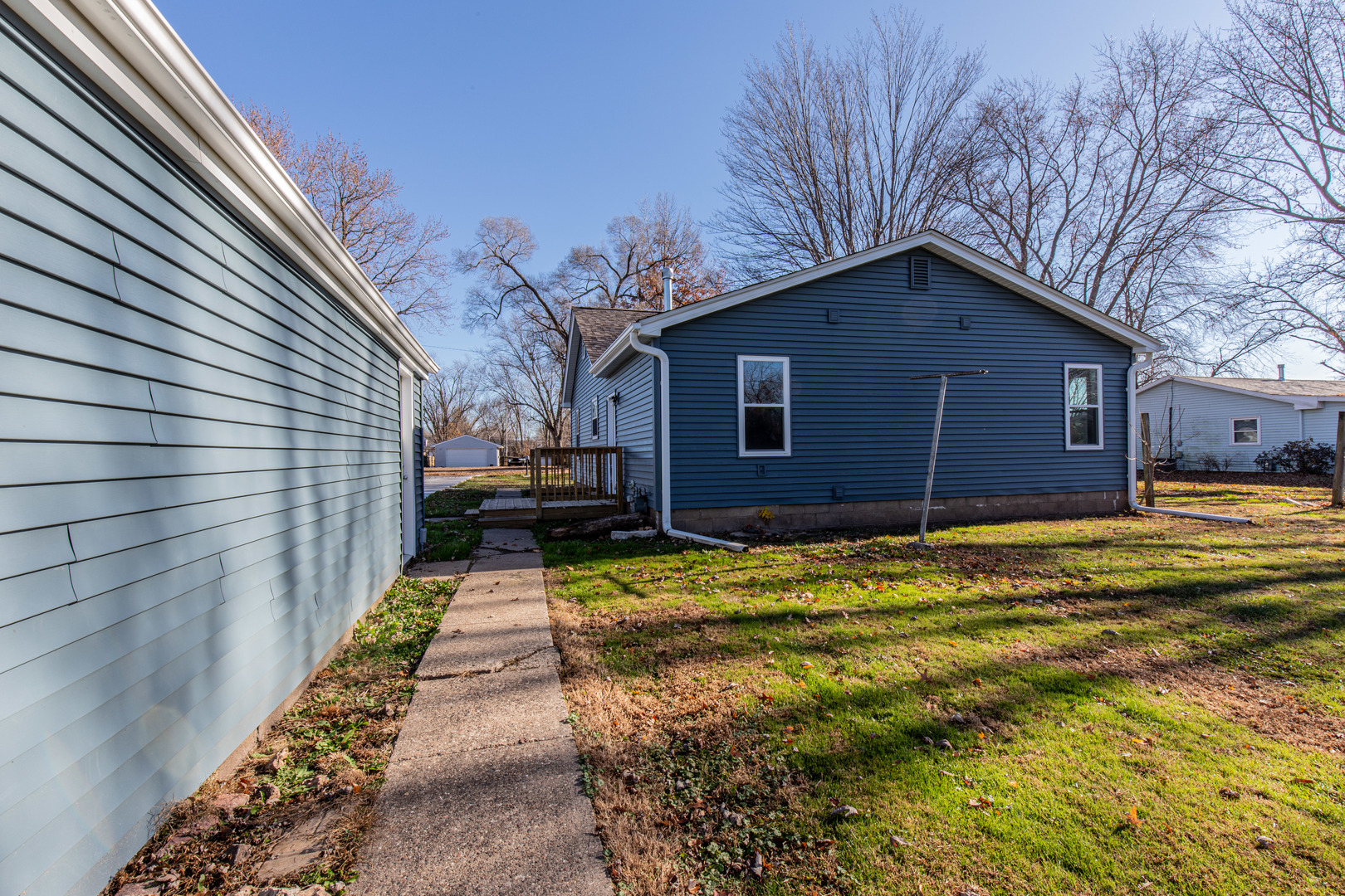 211 6th Street, Colona, IL 61241