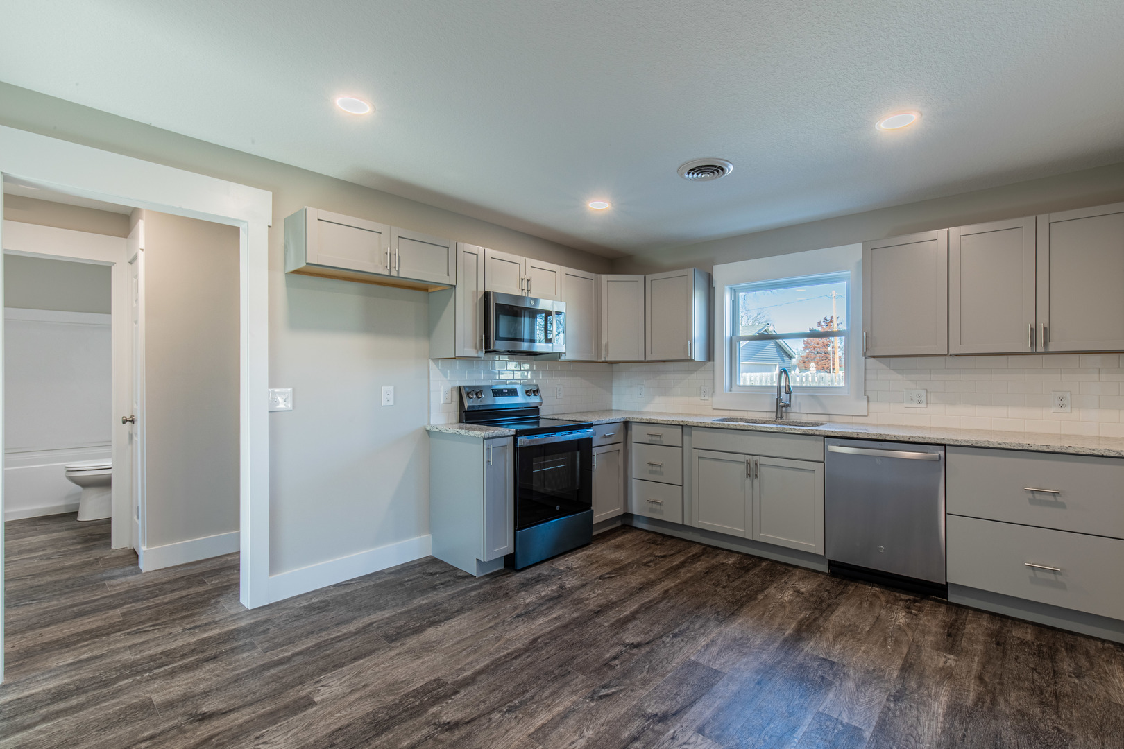 211 6th Street, Colona, IL 61241