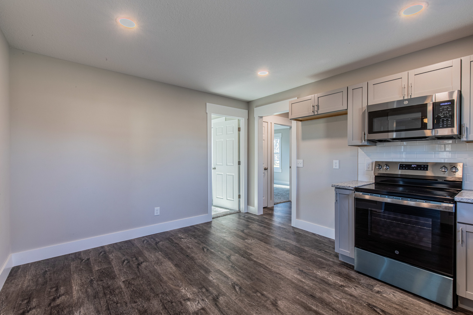 211 6th Street, Colona, IL 61241