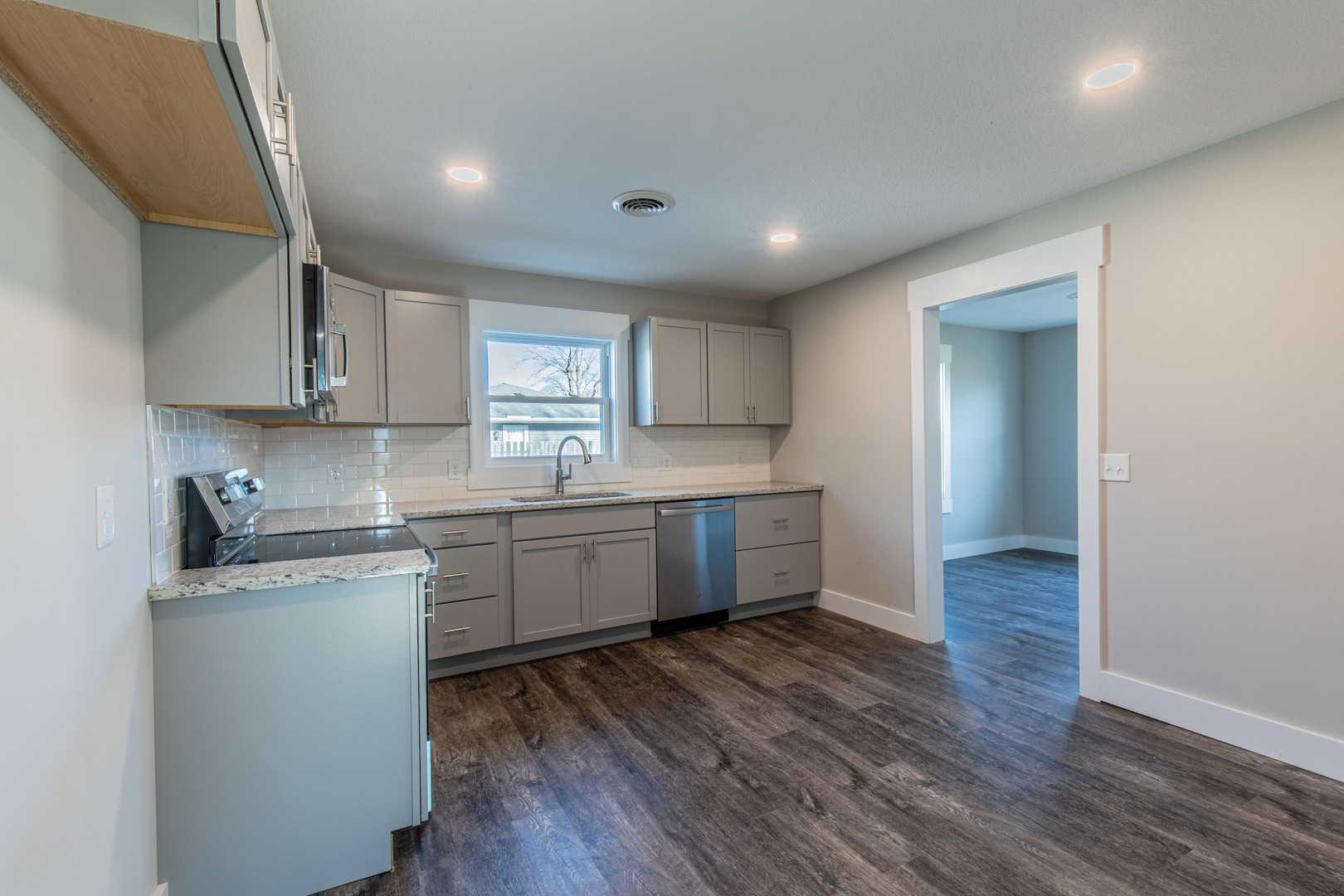 211 6th Street, Colona, IL 61241