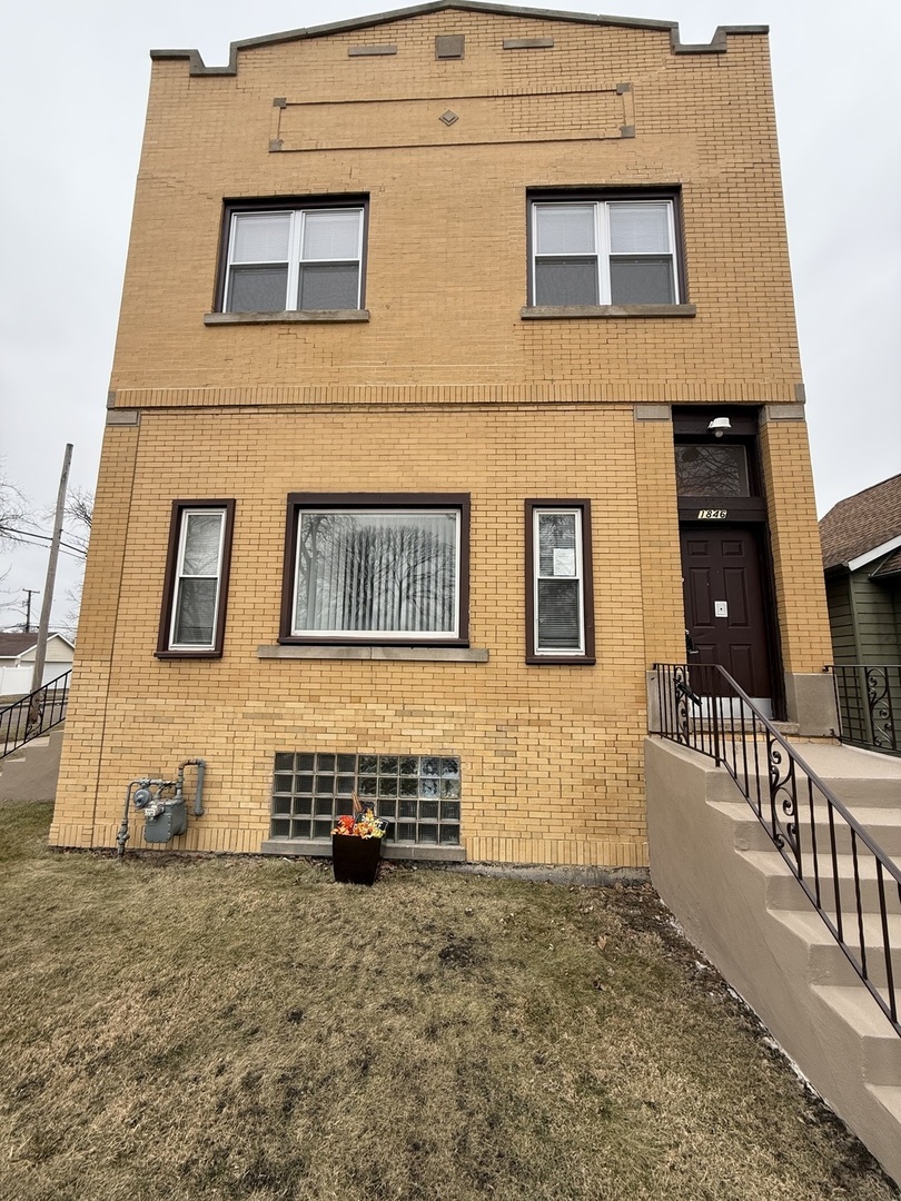 1846 S 15th Avenue, Broadview, IL 60155