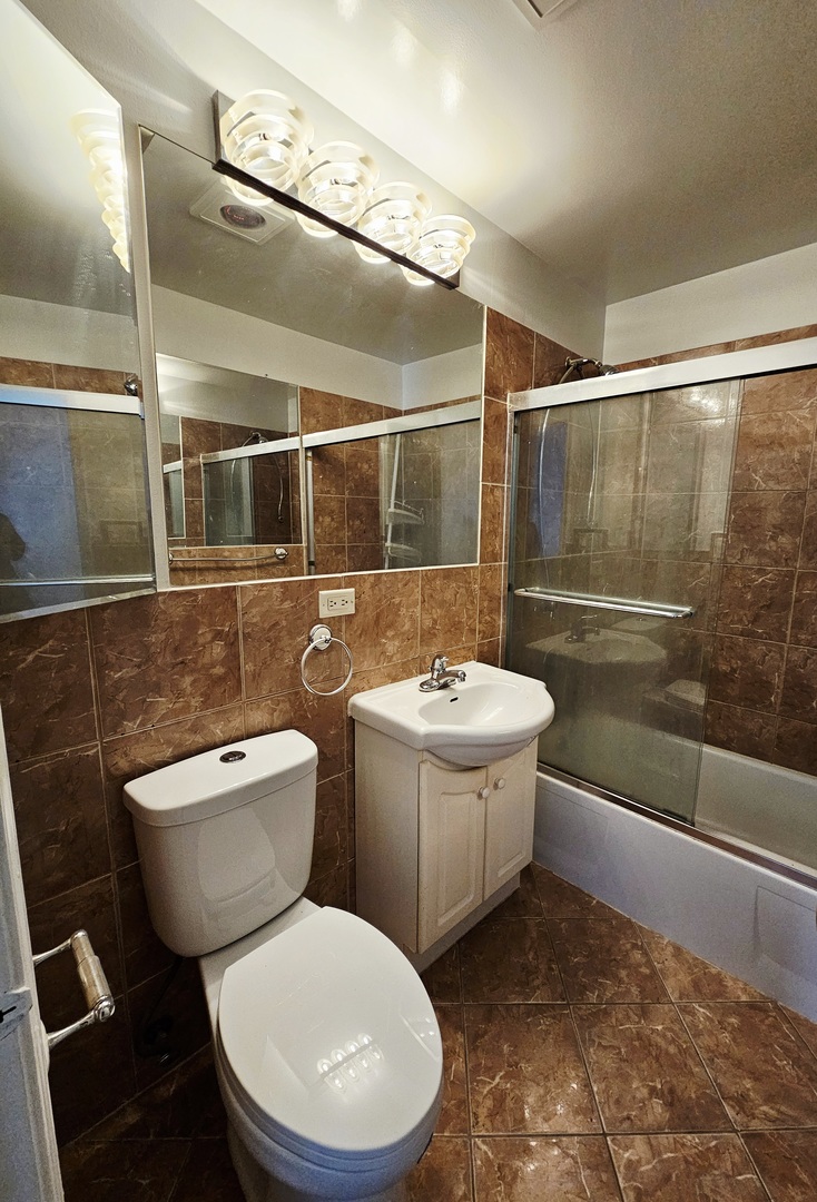 1550 Sandpebble Drive #210, Wheeling, IL 60090