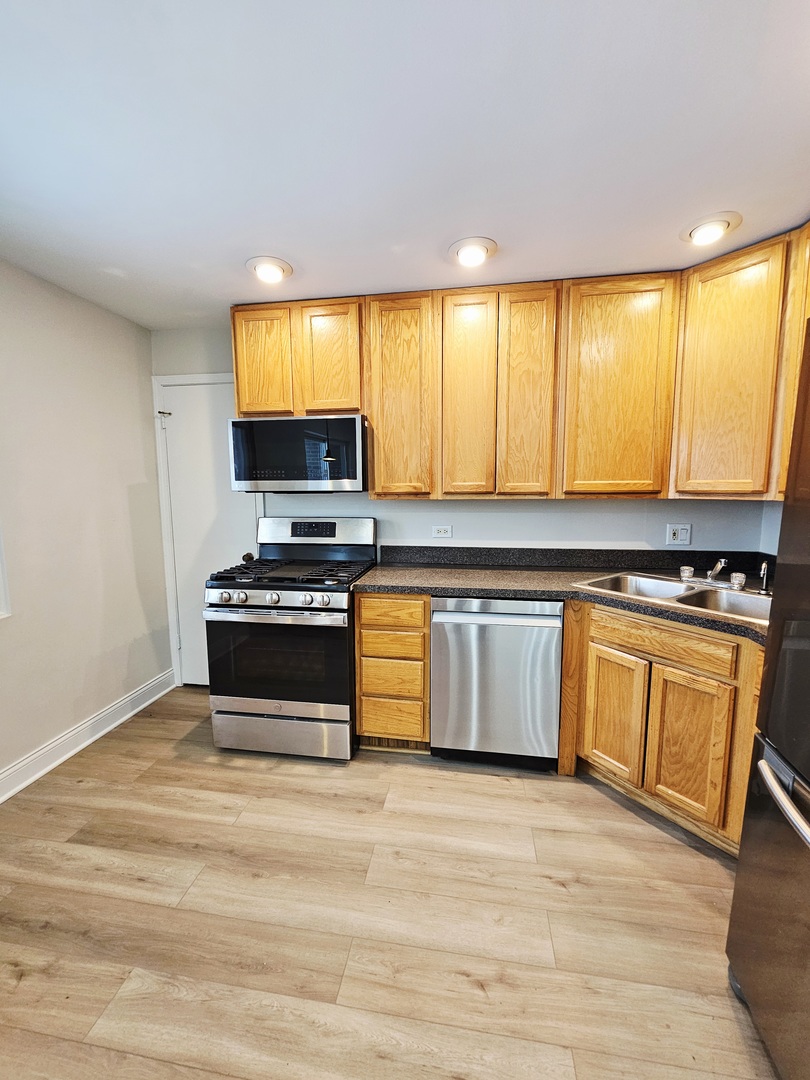 1550 Sandpebble Drive #210, Wheeling, IL 60090