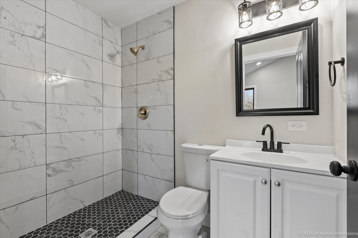 17201 Bennett Avenue, South Holland, IL 60473