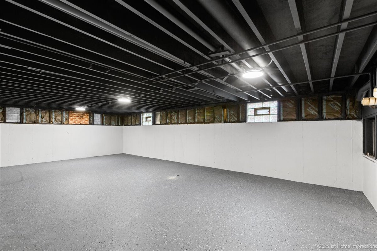 17201 Bennett Avenue, South Holland, IL 60473