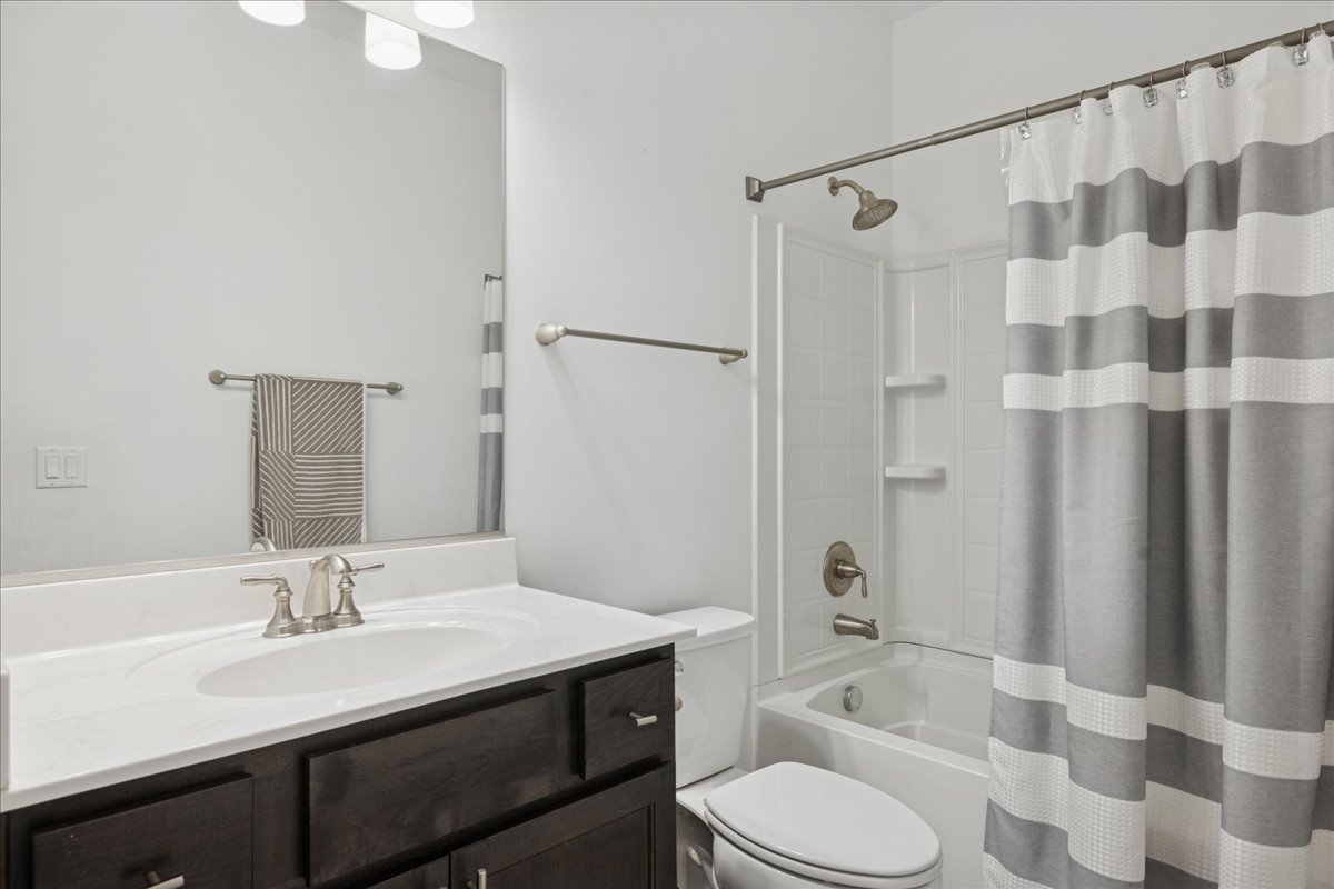 5 Lake Vista Court, Lake Villa, IL 60046