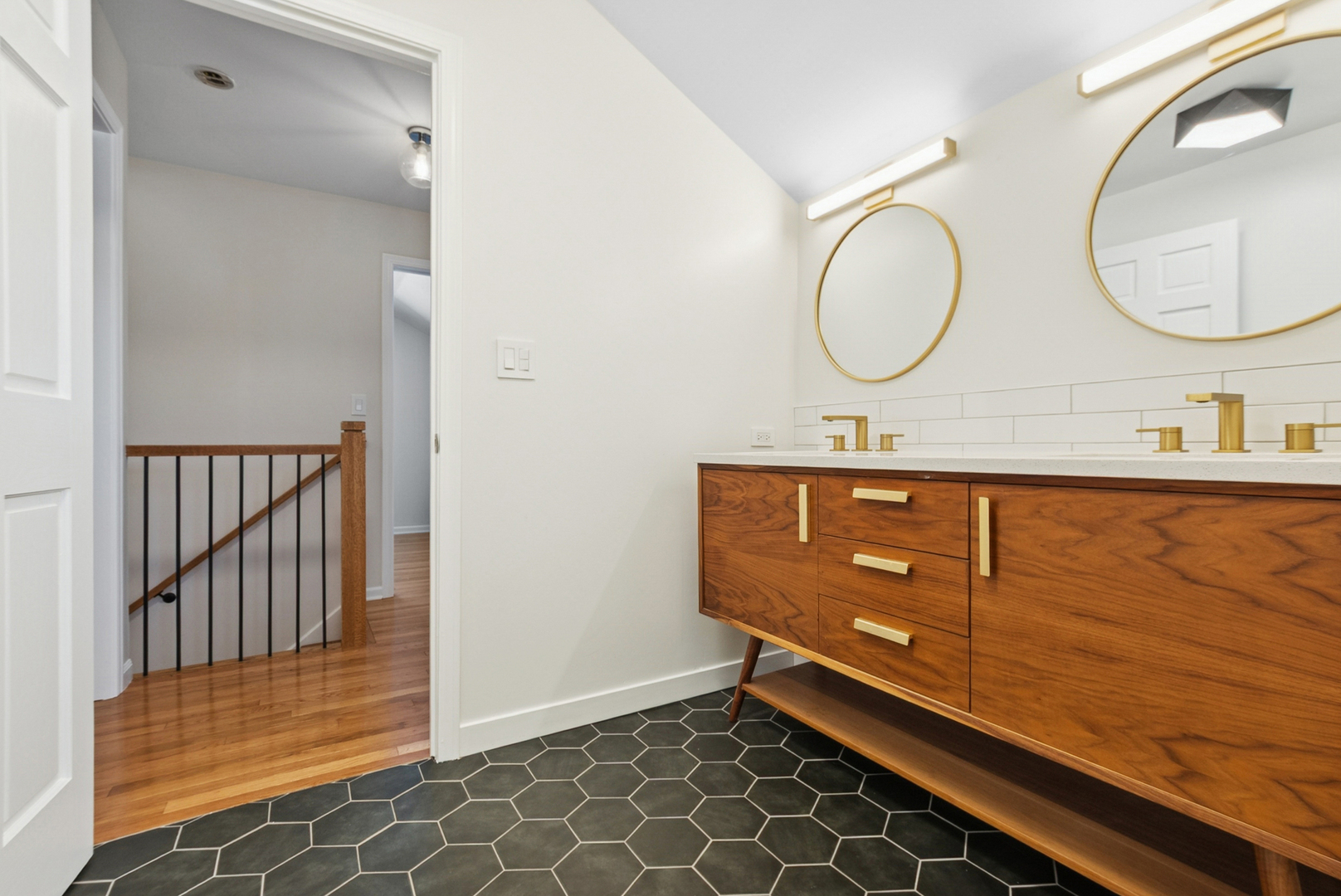 22W364 Glen Park Road, Glen Ellyn, IL 60137