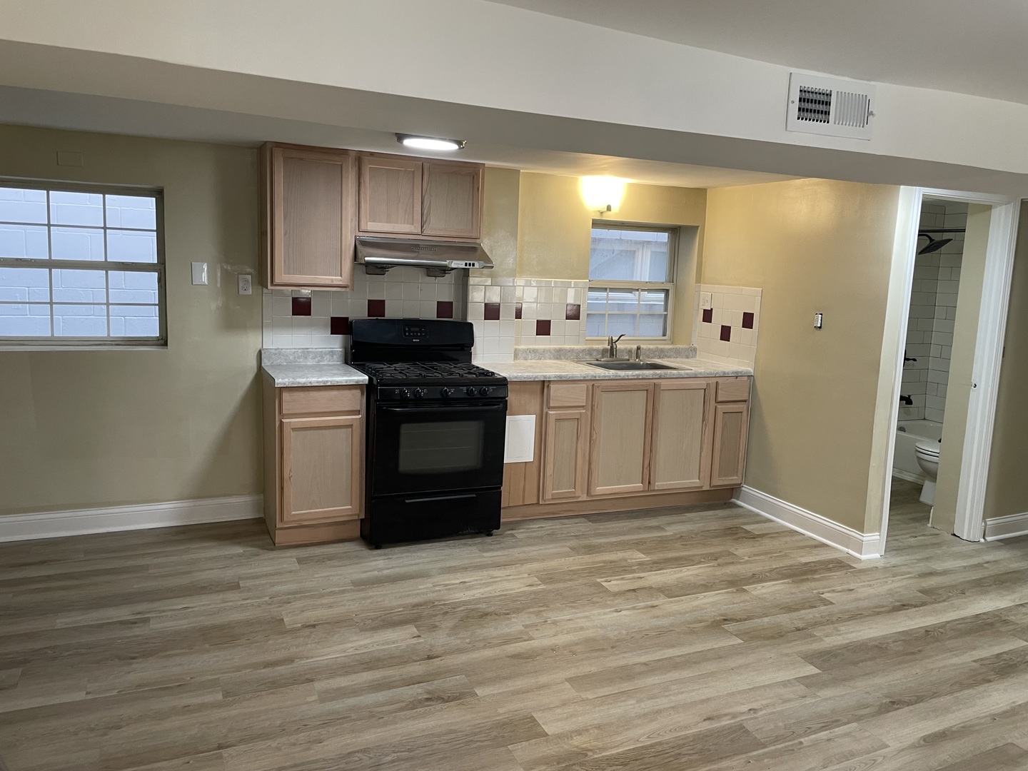 3328 S Damen Avenue, Chicago, IL 60608