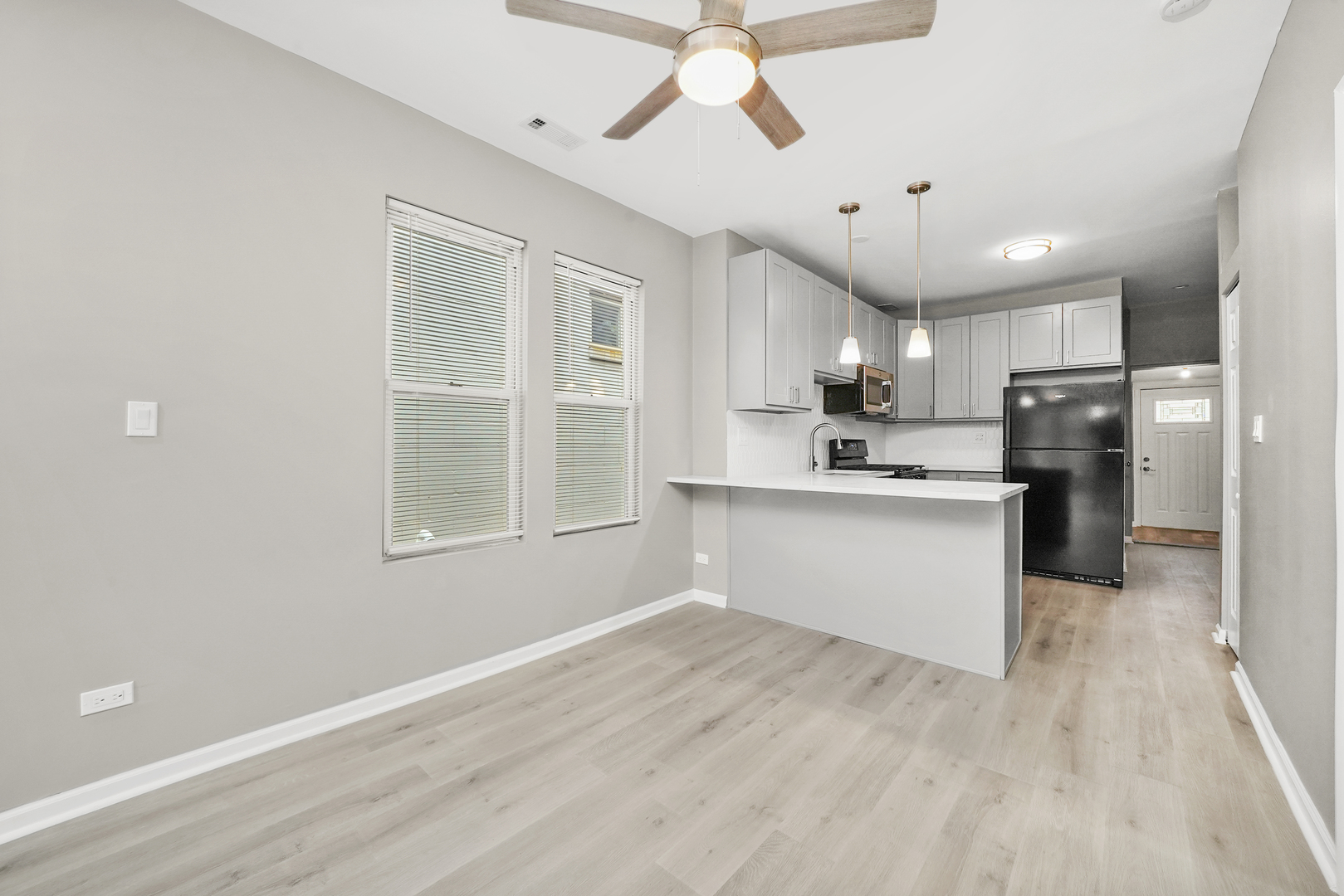 3328 S Damen Avenue, Chicago, IL 60608