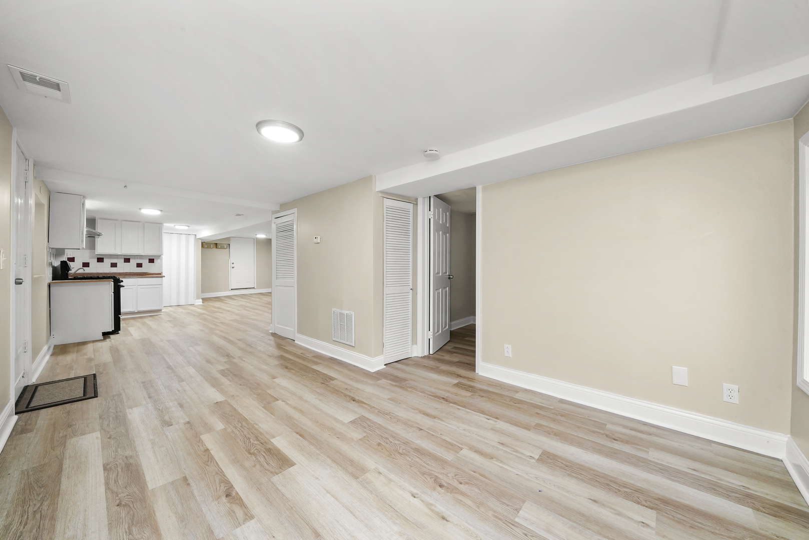 3328 S Damen Avenue, Chicago, IL 60608