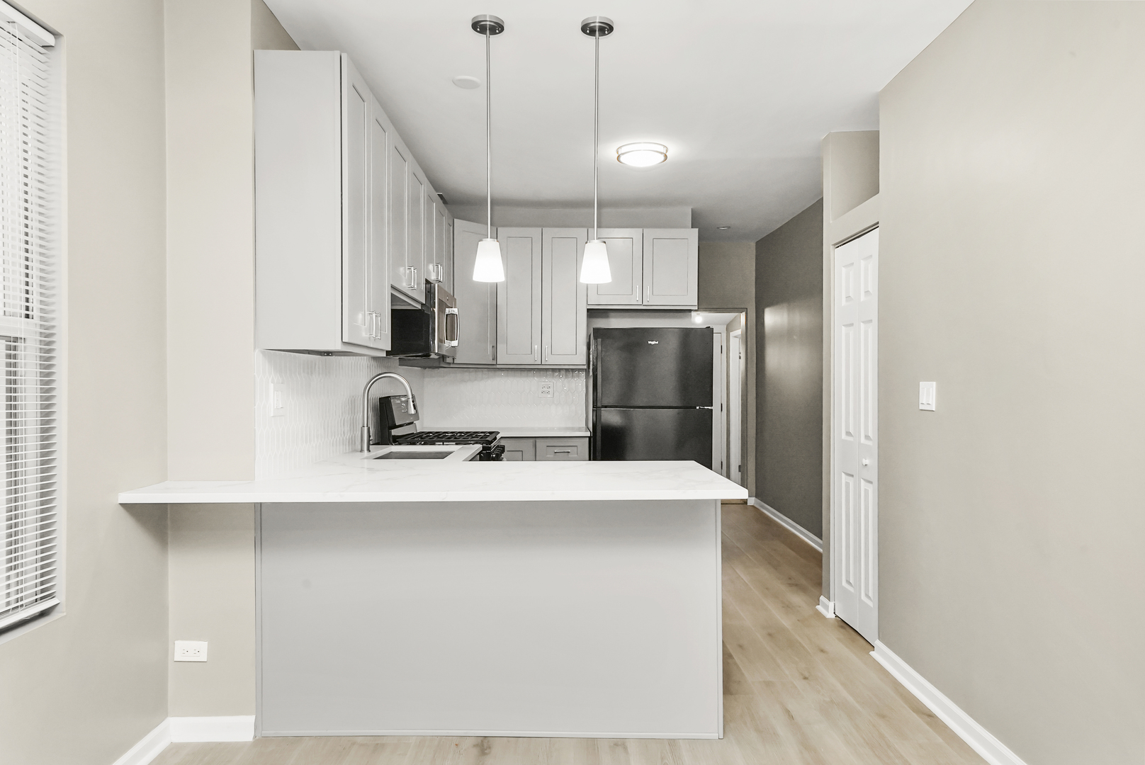 3328 S Damen Avenue, Chicago, IL 60608