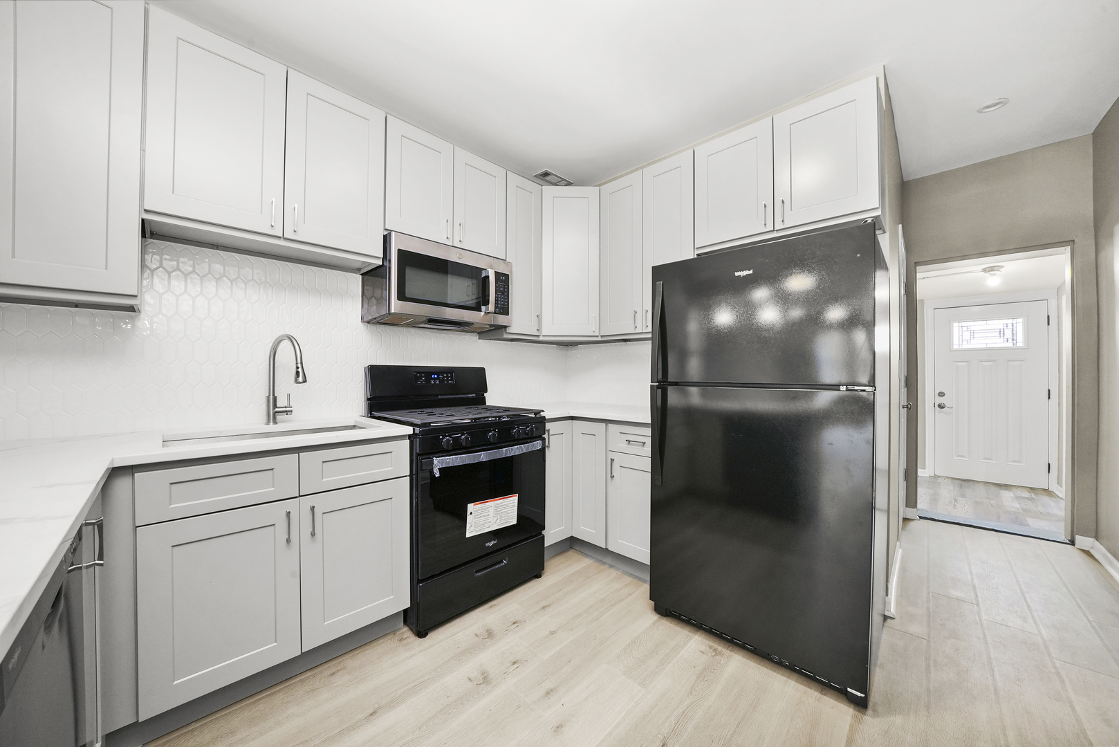 3328 S Damen Avenue, Chicago, IL 60608