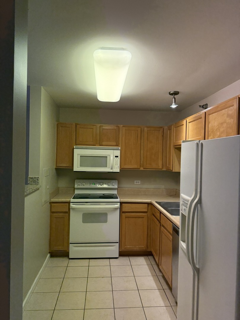 345 N La Salle Drive #209, Chicago, IL 60654