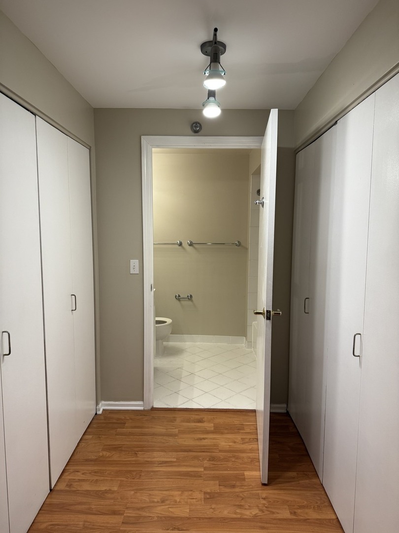 345 N La Salle Drive #209, Chicago, IL 60654