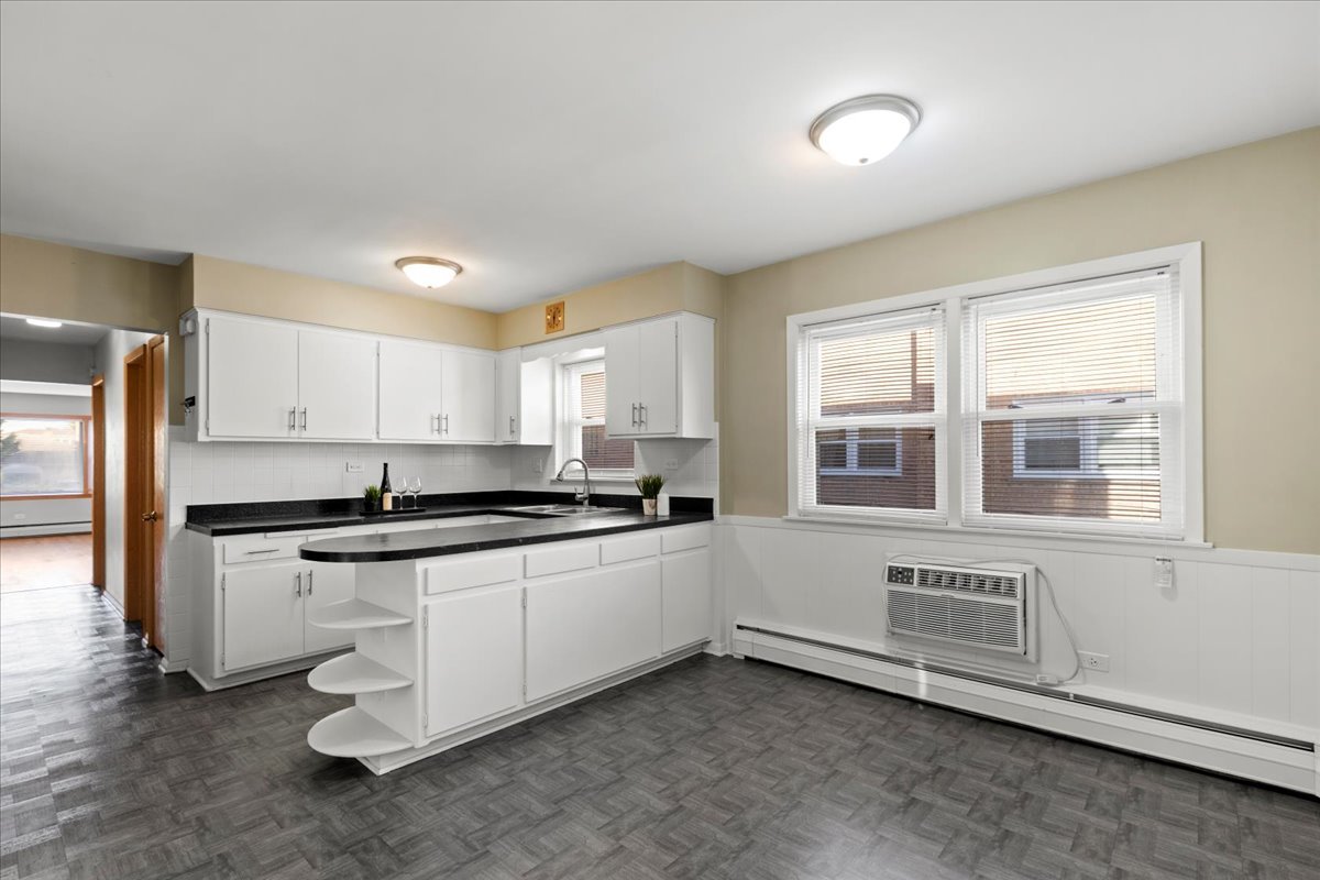 8317 W Summerdale Avenue #1, Chicago, IL 60656