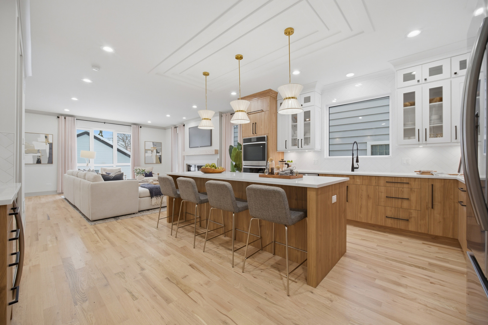 4910 N Austin Avenue, Chicago, IL 60630