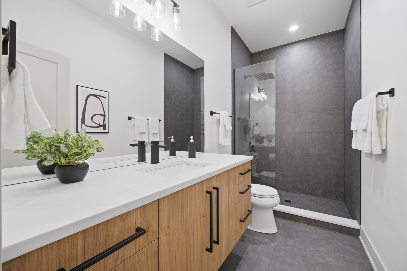 4910 N Austin Avenue, Chicago, IL 60630