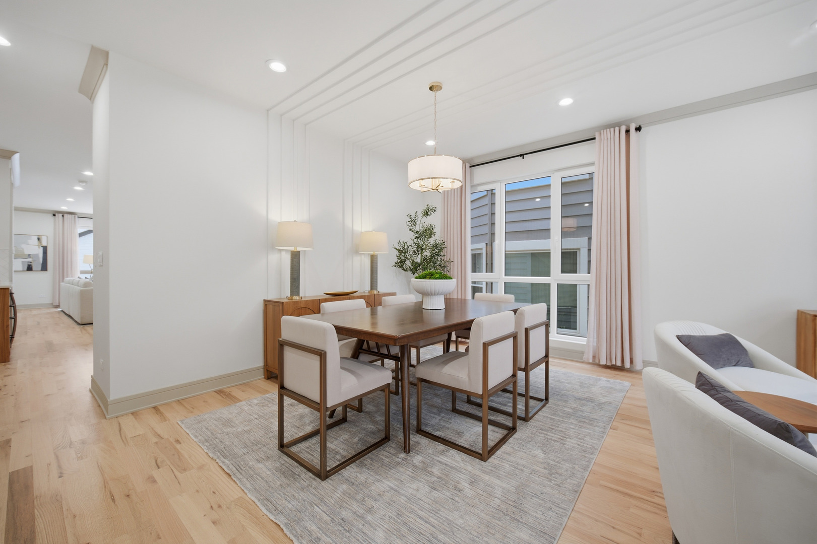 4910 N Austin Avenue, Chicago, IL 60630