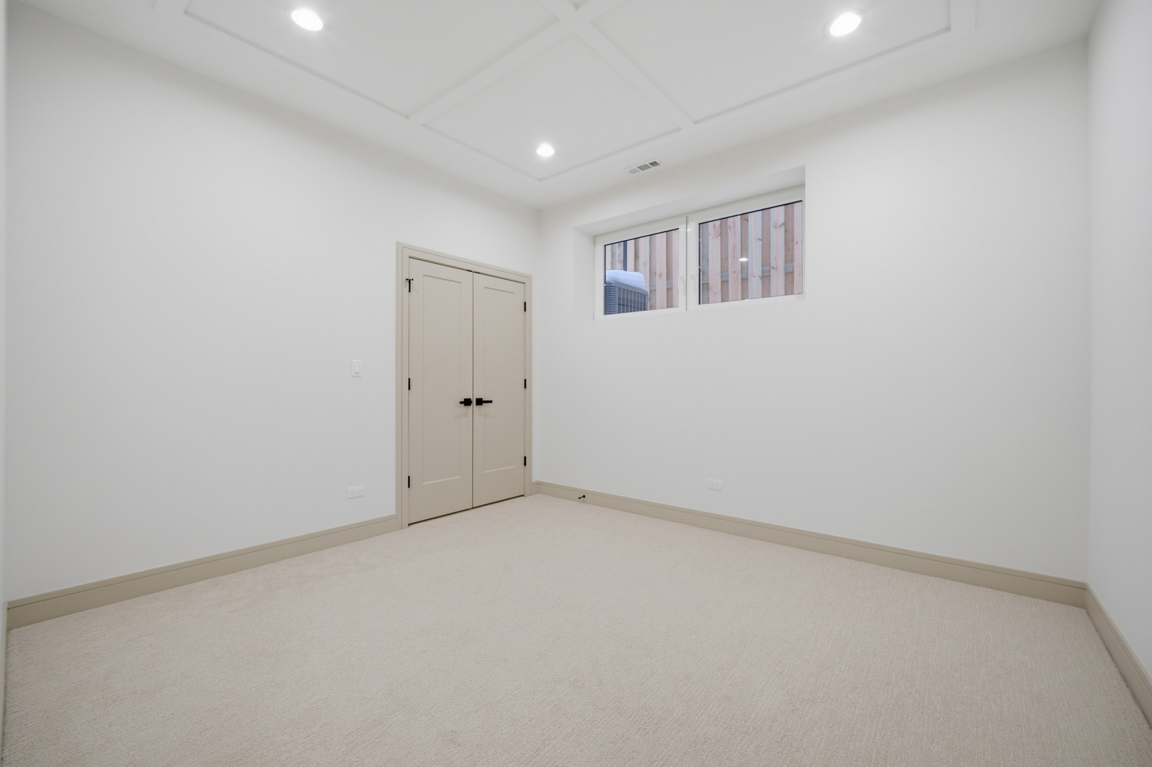 4910 N Austin Avenue, Chicago, IL 60630