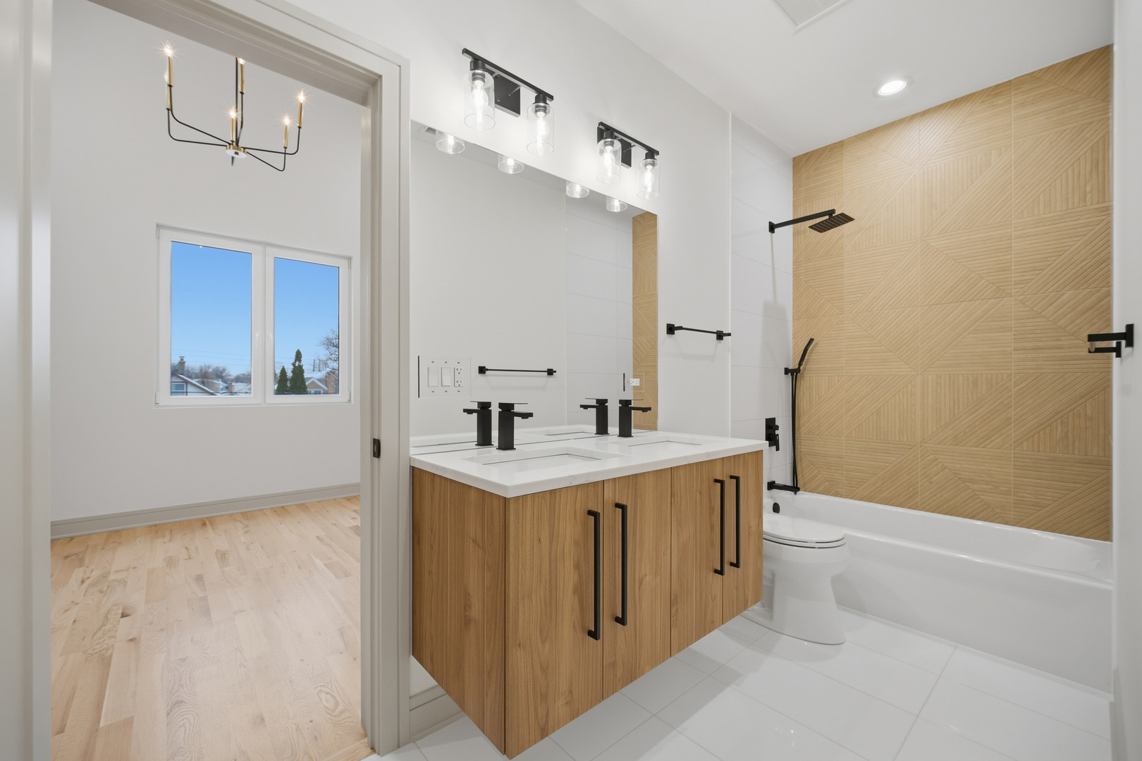 4910 N Austin Avenue, Chicago, IL 60630